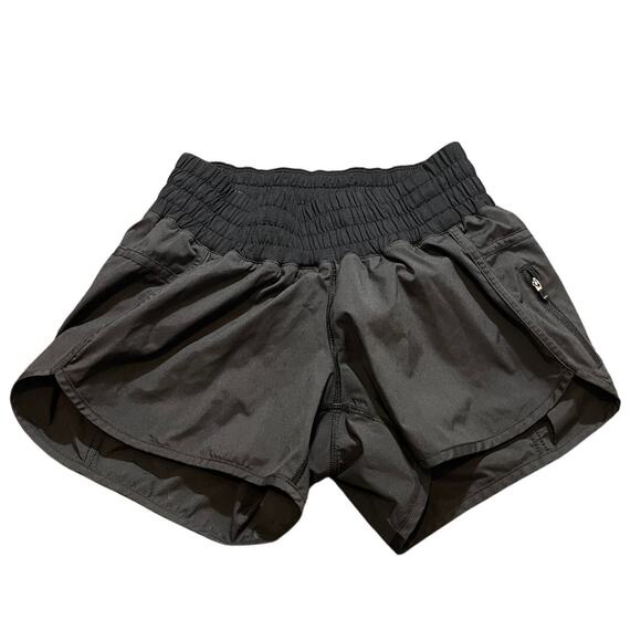 Lululemon Womens Tracker Low-Rise Shorts 4" Black Size 6 Athletic Yoga Running - Picture 1 of 8